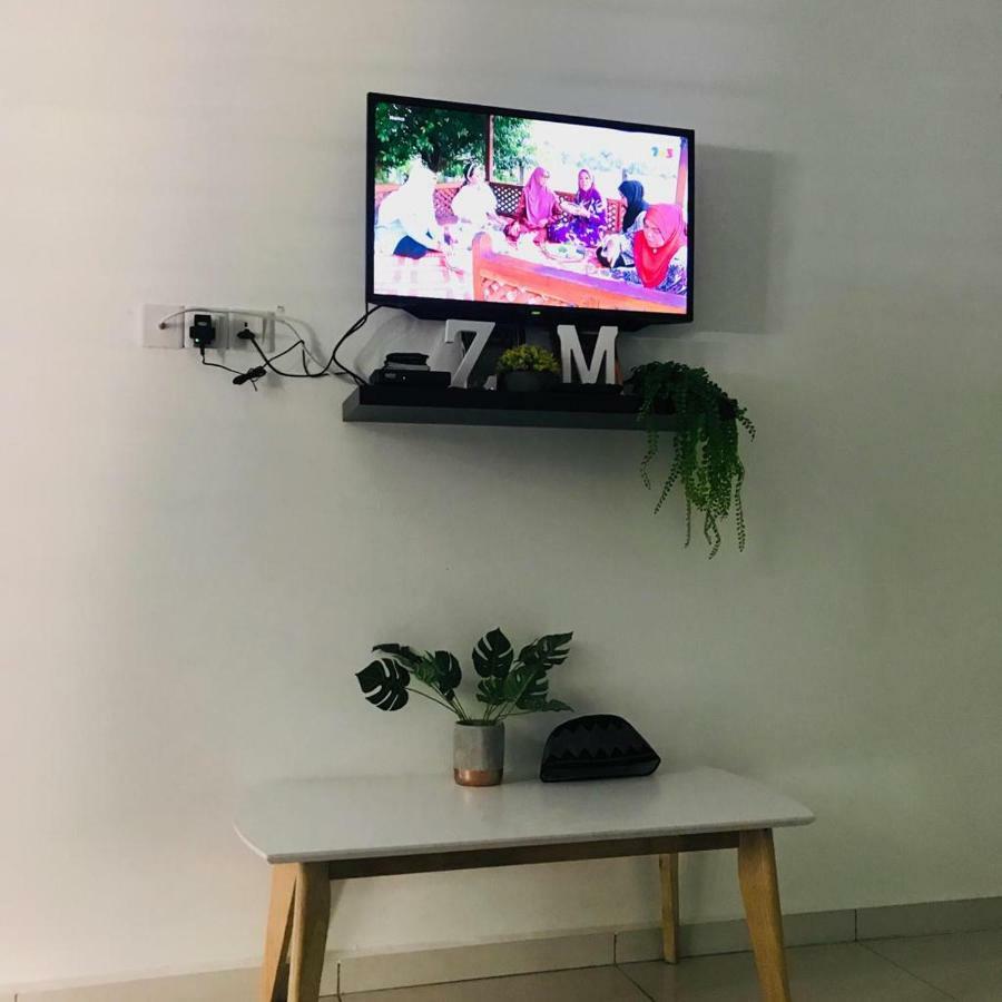 Z&M Homestay Jertih 외부 사진