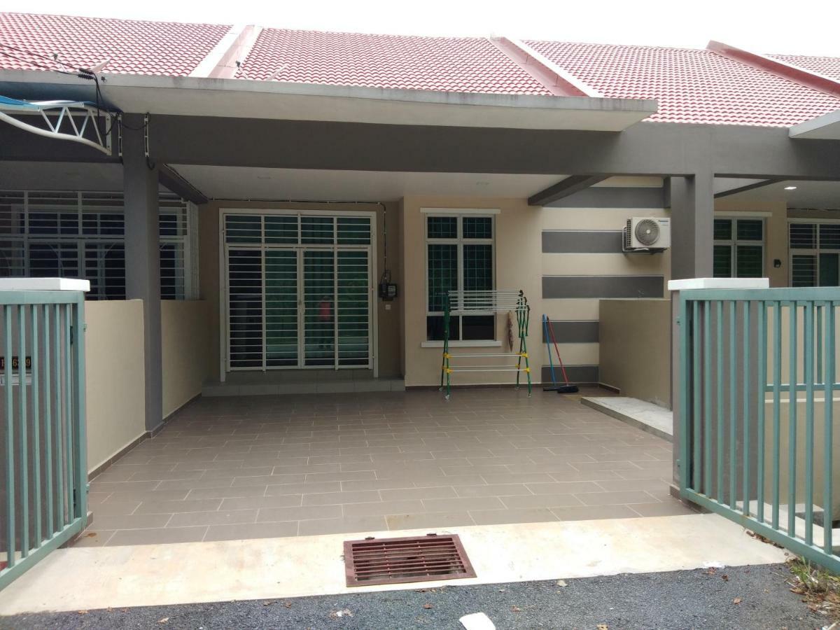 Z&M Homestay Jertih 외부 사진